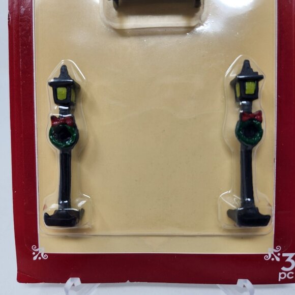 Cobblestone Corners 2019 Christmas Miniature Collection 3 piece (8) - Picture 3 of 7